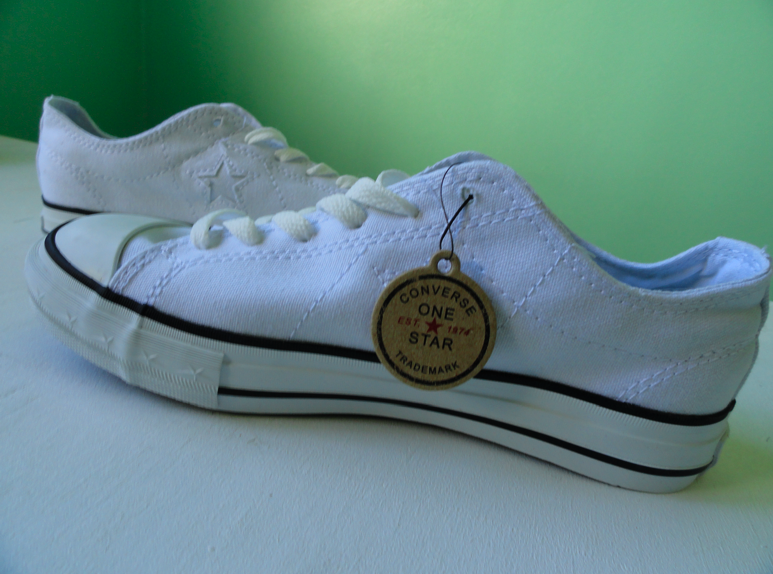 esfera medio Horror GIVEAWAY: Glitterati Giveaway Courtsey Of Target And Converse One Star 