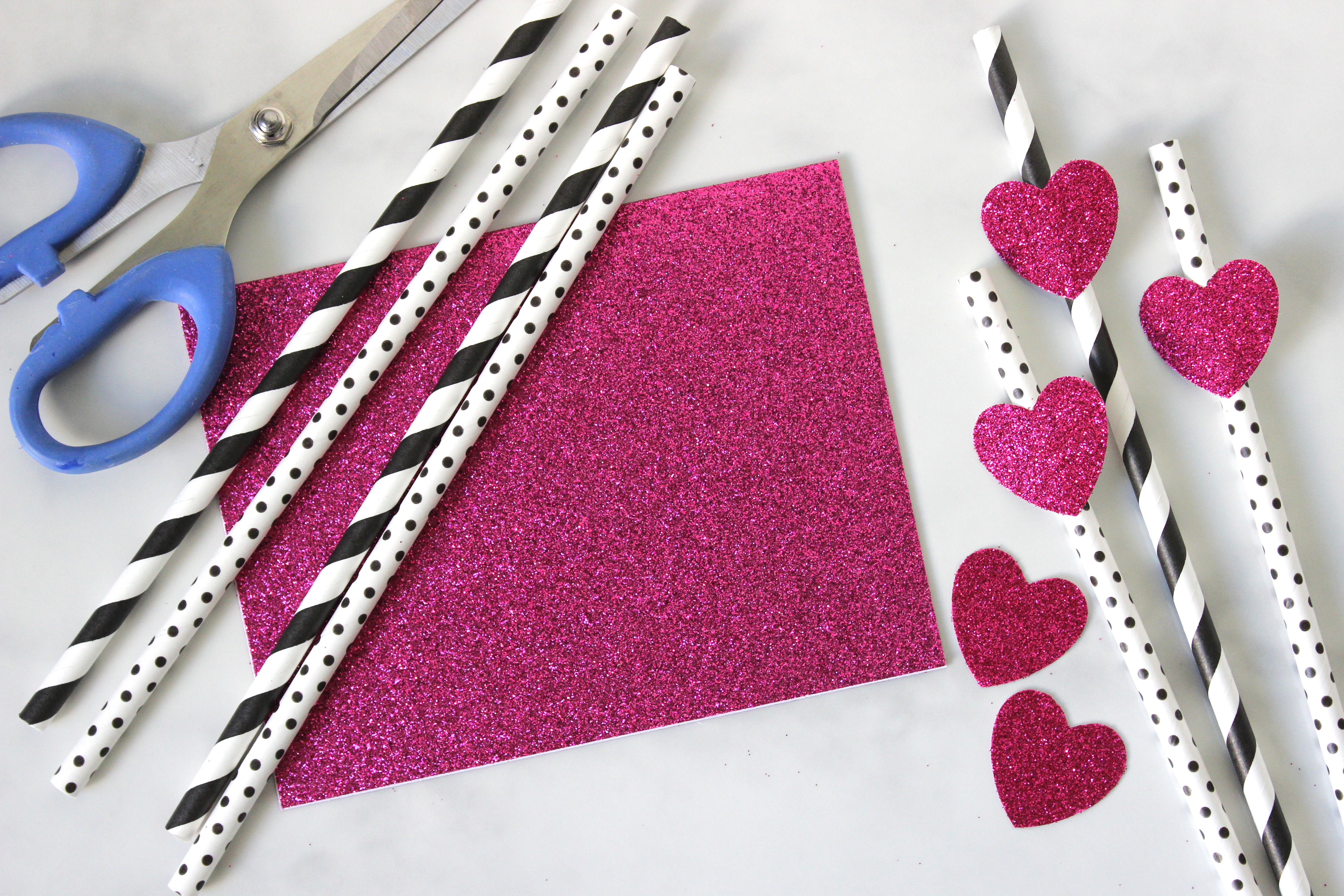 We Heart It: DIY Glitter Heart Straws